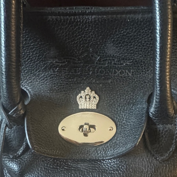 Brighton - My Flat in London Collection- Black Leather Handbag - Picture 2 of 10